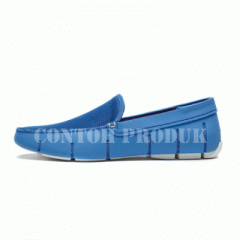 Sepatu Biru